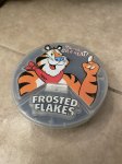 画像1: Kelloggs Cereal Tony the Tiger plastic container  2000 /　ケロッグ　シリアル　トニーザタイガー　プラスチック製　容器 (1)