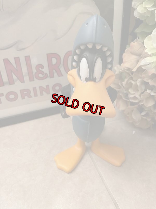 画像2:  Looney Tunes Duffy Duck shark bubble bath soaky Figure Doll  / ダフィ•ダック サメ バブルバス ソーキーボトル ドール (2)
