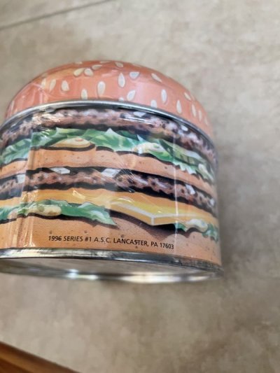 画像2: McDonald’s Tin BigMac tin can with sweet 1996 / マクドナルドのビッグマック　ティン製　ハンバーガー型　ティン缶