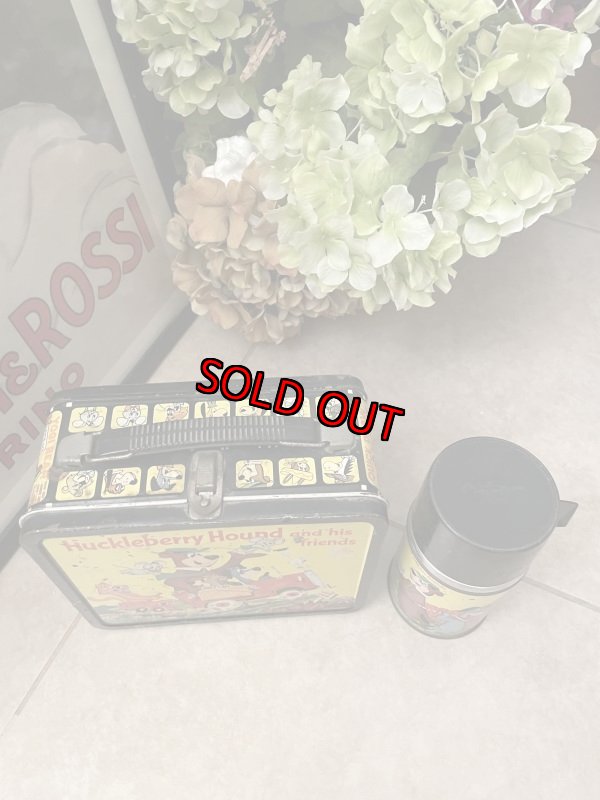 画像2: Huckleberry Hound Yogi Bear Tin Lunch Box with Thermos 1961 /　ハックルベリーハウンド、ヨギベア　ティン製　水筒付きランチボックス缶  (2)