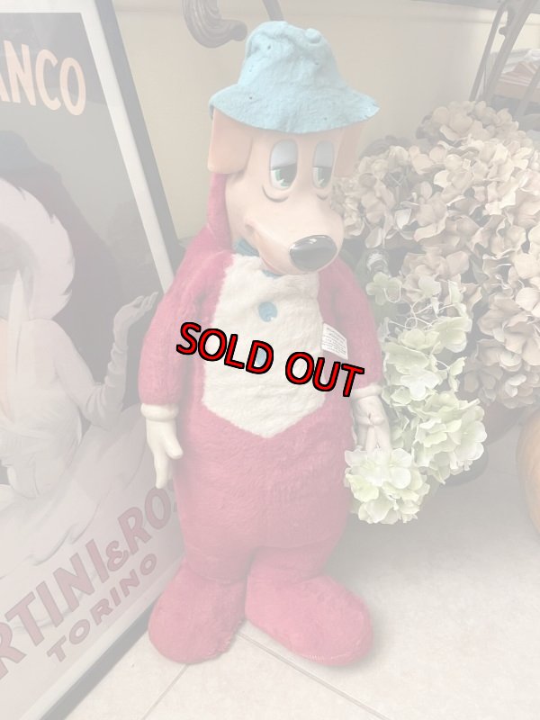 画像2: Huckleberry Hound Large Knickerbocker Large Red Plush Doll 65cm /  ニッカーボッカー、大きいハックルベリーハウンド ラバーフェイスドール (2)