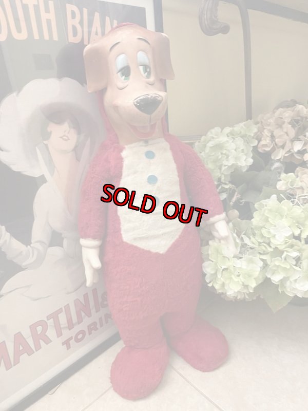 画像1: Huckleberry Hound Large Knickerbocker Large Red Plush Doll 70cm  (B) / ニッカーボッカー、大きいハックルベリーハウンド　ラバーフェイスドール (1)