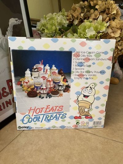 画像3: Dairy Queen play food set with box 2002 (B) / ディリークィーンの箱入りプレイフードセット