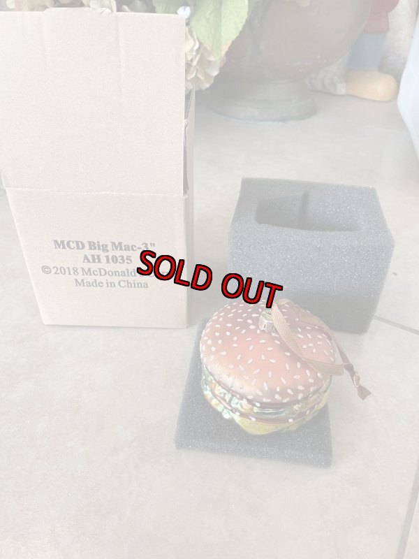 画像1: McDonald’s Big Mac hamburger glass Ornament with box 2018 /  マクドナルド　ビッグマックの箱入りオーナメント (1)