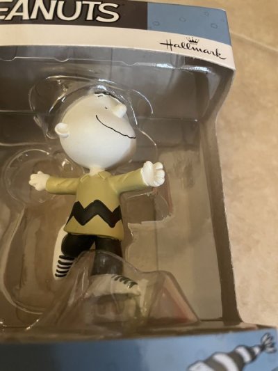 画像2: Peanuts Charie Brown Hallmark Christmas Ornament with box / ピーナッツ、スヌーピー、チャーリーブラウン、クリスマス　箱入りオーナメント
