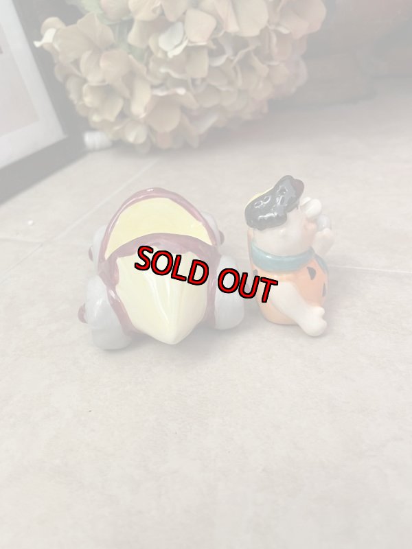 画像4: Flintstones Magnetic Ceramic Salt & Pepper (C) / フリントストーン　陶器製、塩コショウのセット マグネティック丸太 (4)