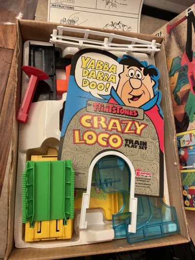 画像2: Hanna Barbera Flintstones Plastic crazy Loco Game Train Set with Box 1980 / フリントストーン 箱入り クレイジー トレインセット
