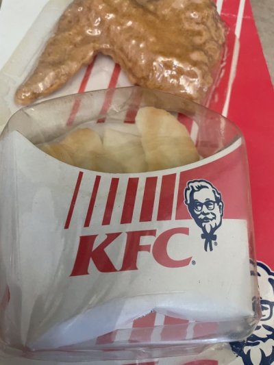 画像2: Kentucky fried chicken Chicken & French fries Play Food meal set (C) / ケンタッキーフライドチキン　チキン＆フライドポテト　ブリスター入りプレイフード　セット