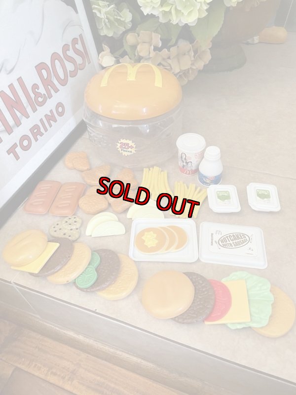 画像1: McDonald’s hamburger style play food set 32Pieces  / マクドナルドのハンバーガー型ケース、プレイフードセット 32ピース　 (1)