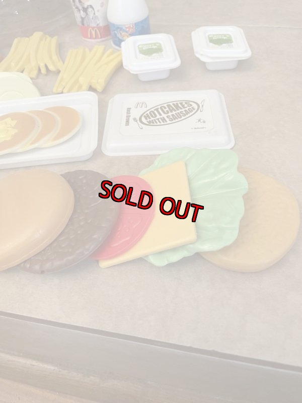 画像6: McDonald’s hamburger style play food set 32Pieces  / マクドナルドのハンバーガー型ケース、プレイフードセット 32ピース　 (6)