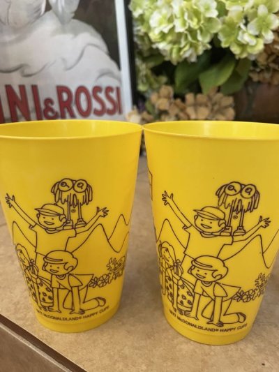 画像2: McDonald’s Yellow Plastic Cup mayor McCheese Set of 4 (C) 1977 / マクドナルドのプラスチック製、メイヤーマックチーズ、イエローコップ、4個セット
