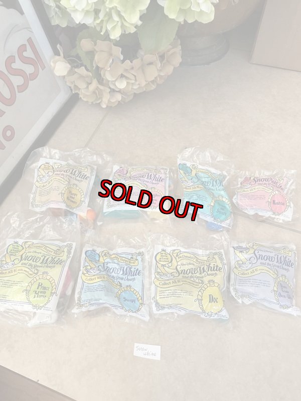 画像1: McDonald’s Complete Snow White Happy Meal set of 8 / マクドナルドのコンプリート　スノーホワイト、白雪姫、ハッピーミールトイ　8個セット (1)