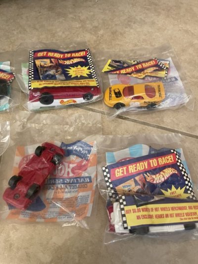 画像3: McDonald’s Hot Wheel Happy Meal set of 8  /  マクドナルドのホットウィール、ハッピーミールトイ　未開封　8個セット