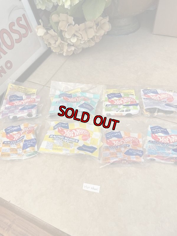 画像1: McDonald’s Hot Wheel Happy Meal set of 8  /  マクドナルドのホットウィール、ハッピーミールトイ　未開封　8個セット (1)