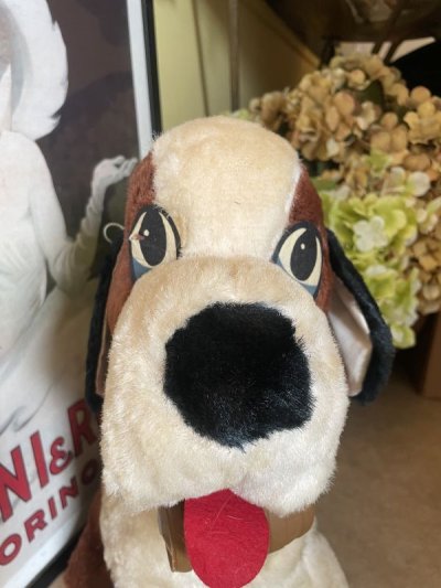 画像1: Carnival Saint Bernard Dog Stuffed Plush Doll / カーニバル　セントバーナード　ちょっと大きめぬいぐるみ　
