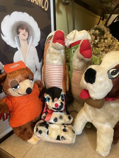 画像3: Carnival Saint Bernard Dog Stuffed Plush Doll / カーニバル　セントバーナード　ちょっと大きめぬいぐるみ　