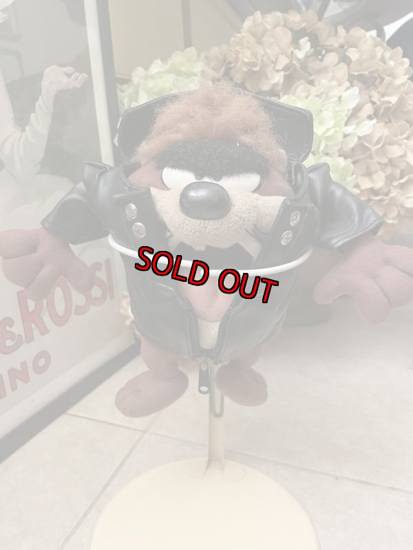 画像1:  Looney Tunes Tasmanian Devil Jacket  clothe Plush Doll (C) /  ルーニーテューンズ  タスマニアデビル　ジャケット着てる　ぬいぐるみ　 (1)