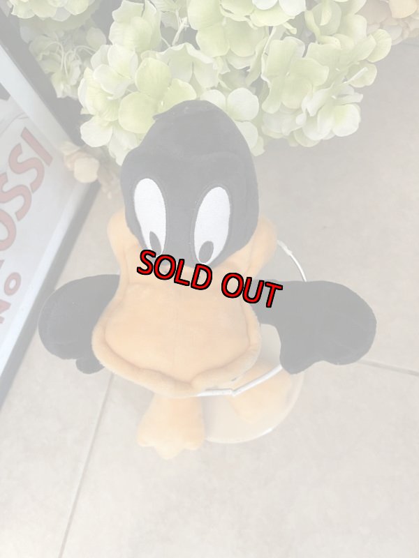 画像2: Warner Bros. Daffy Duck plush doll / ワーナーブラザーズ ダフィダック ぬいぐるみ (2)