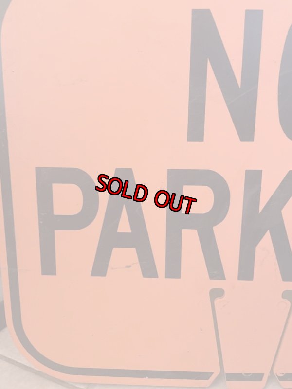 画像3: No Parking Plastic Orange Street Sign  / ノーパーキング　プラスチック製　オレンジサイン、看板、道路標識 (3)