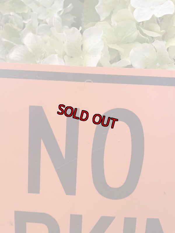 画像2: No Parking Plastic Orange Street Sign  / ノーパーキング　プラスチック製　オレンジサイン、看板、道路標識 (2)
