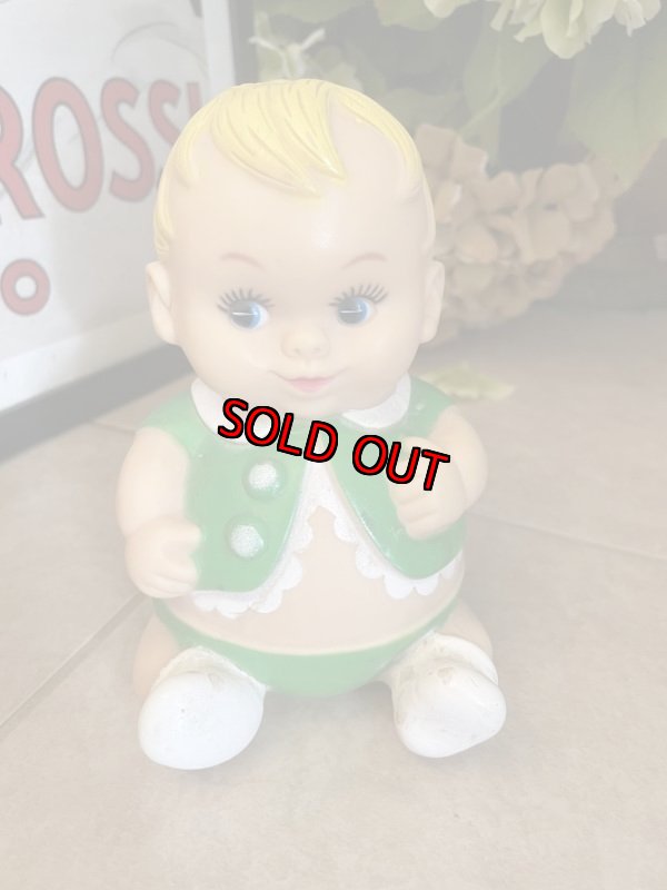 画像1: Green cloth Baby UNEEDA Vinyl Squeak Doll 1968 /  グリーンの洋服のベイビー、ソフビ、ラバードール　 (1)