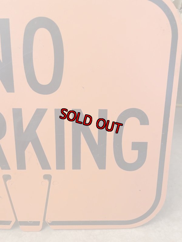 画像4: No Parking Plastic Orange Street Sign  / ノーパーキング　プラスチック製　オレンジサイン、看板、道路標識 (4)