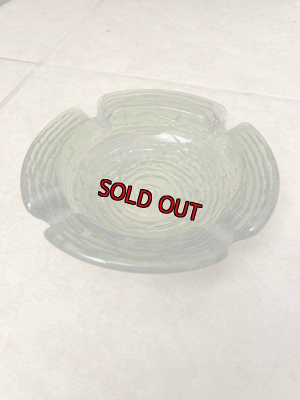 画像1: Avocado Green Anchor Hocking  Glass Ashtray (S)  / アンカーホッキング　アボカドグリーン　アシュトレイ　灰皿 (1)