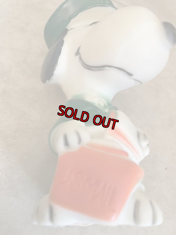 画像9:  Peanuts Snoopy US Mail Vinyl Squeak Doll  / ピーナッツ スヌーピー 郵便配達 ソフビドール (9)