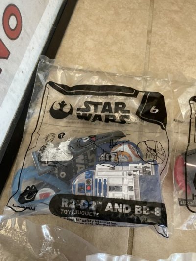 画像1: McDonald’s Star Wars & mix meal toy set of 8 (#5) / マクドナルド、未開封　スターウォーズ、その他　ミールトイ　8点セット