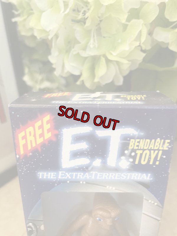 画像2: Kraft Macaroni Cheese ET Figure With Box (B) / 箱入り クラフト社のマカロニチーズ、おまけETフィギュア　ドール　2002年 (2)