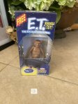 画像1: Kraft Macaroni Cheese ET Figure With Box (A) / 箱入り クラフト社のマカロニチーズ、おまけETフィギュア　ドール　2002年 (1)
