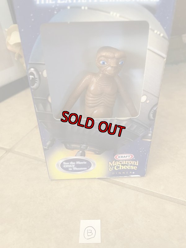 画像3: Kraft Macaroni Cheese ET Figure With Box (B) / 箱入り クラフト社のマカロニチーズ、おまけETフィギュア　ドール　2002年 (3)