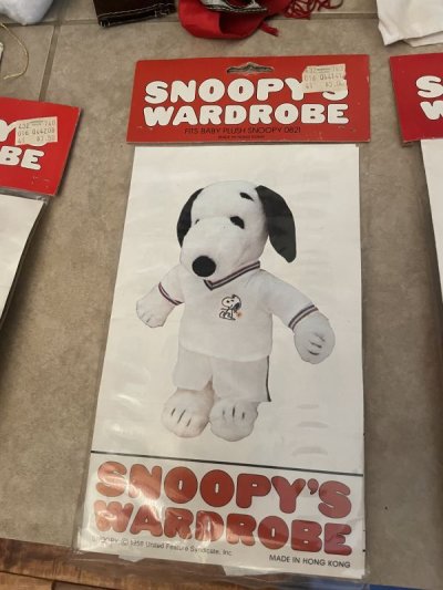 画像1: Snoopy plush doll 1968 & Wardrobe Clothes set / スヌーピー　ぬいぐるみの洋服　&  袋入り洋服セット