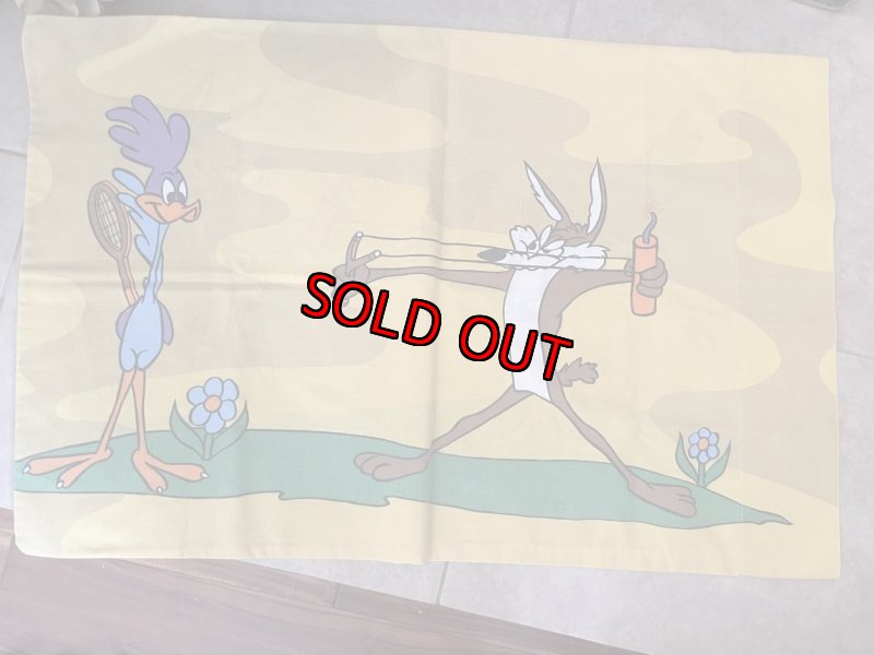 画像1: Looney Tunes Road Runner Yellow pillow case / ルーニーチューンズ、ロードランナーのイエロー、ピローケース (1)