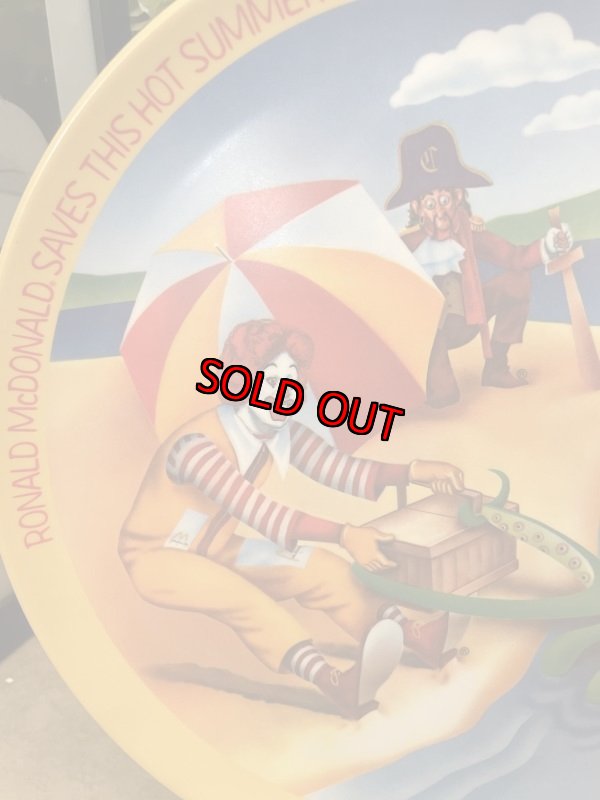 画像3: McDonald’s Plastic Plate summer &winter set of 2 (A) / マクドナルドのプラスチック製、プレート2枚セット、夏&冬 (3)