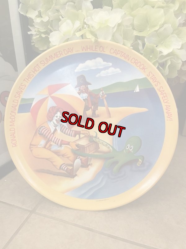 画像2: McDonald’s Plastic Plate summer &winter set of 2 (A) / マクドナルドのプラスチック製、プレート2枚セット、夏&冬 (2)