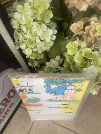 画像2: Hanna Barbera flintstones table caver /  フリントストーン　袋入り　テーブルクロス　未使用