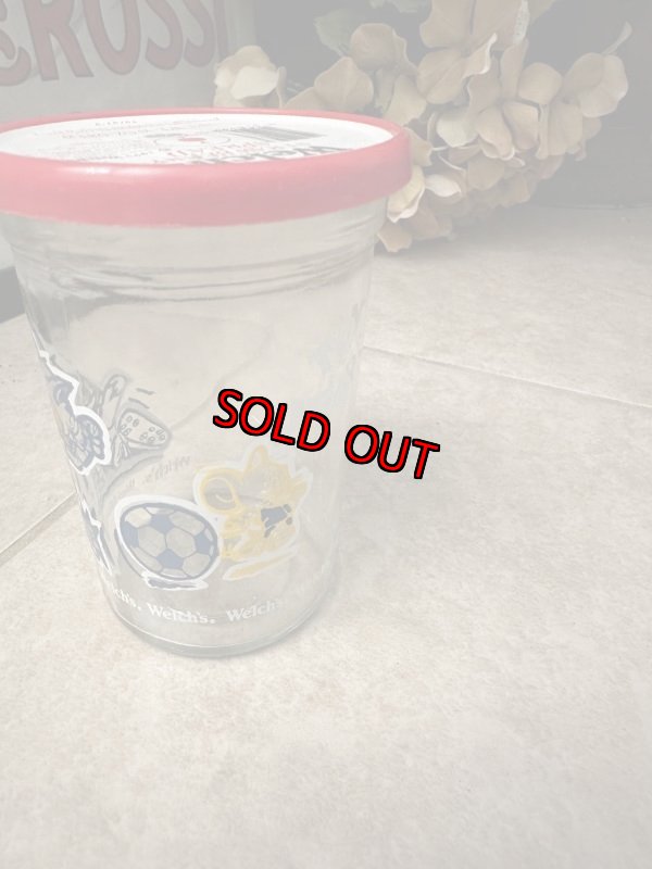 画像2: Tom&Jerry Welch’s Soccer Glass with lid 1991 / ウェルチ　トムとジェリー　サッカー　蓋付きグラス (2)