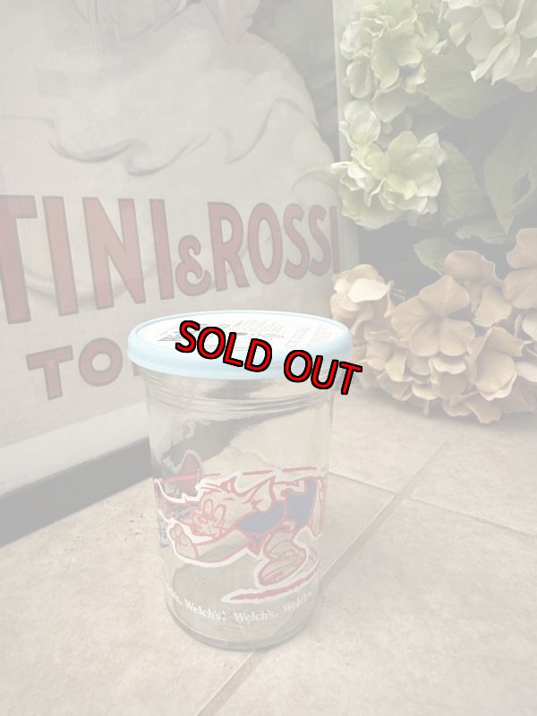 画像2: Tom&Jerry Welch’s football Glass with lid 1991 / ウェルチ トムとジェリー フットボール 蓋付きグラス (2)