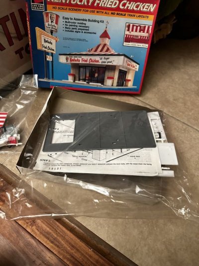 画像3: Kentucky fried chicken  Drive-In plastic model with box / ケンタッキーフライドチキン　箱入り　ドライブイン　プラモデル