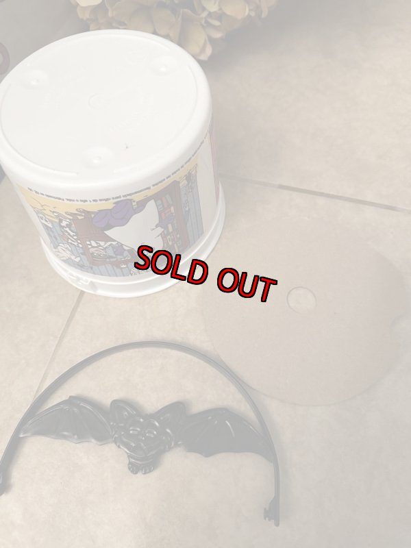 画像12: McDonald’s  Halloween white plastic Bucket with bat handle 2001 / マクドナルド  ハロウィン　白バケツ　プラスチック製　 (12)