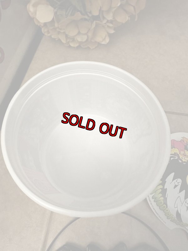 画像7: McDonald’s  Halloween white plastic Bucket with bat handle 2001 / マクドナルド  ハロウィン　白バケツ　プラスチック製　 (7)