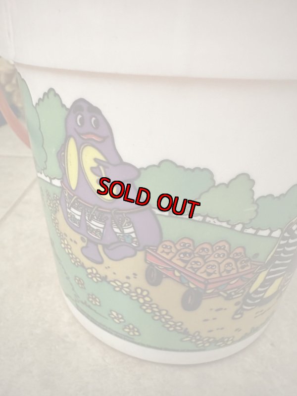 画像13: McDonald’s  Parade happy pail plastic White Bucket / マクドナルド  パレード　黄色いスコップ付き白バケツ　プラスチック製　ハッピーミール (13)