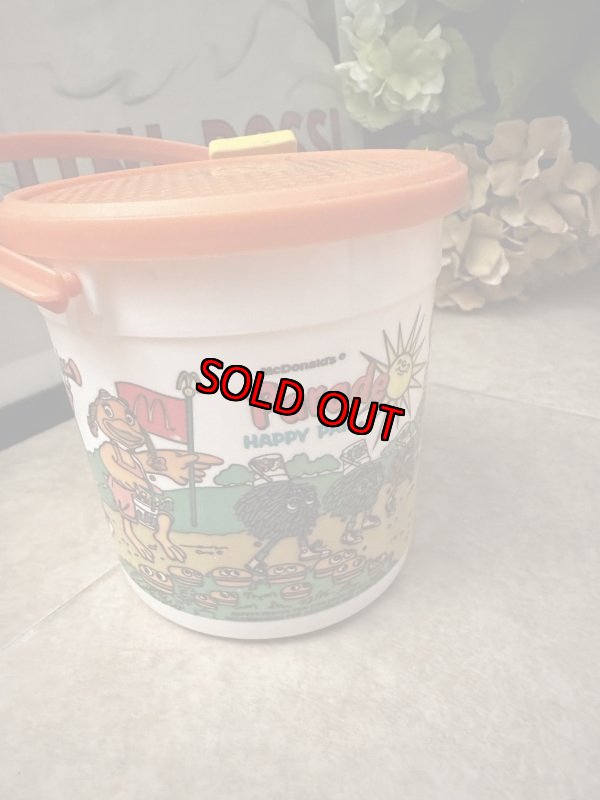 画像6: McDonald’s  Parade happy pail plastic White Bucket / マクドナルド  パレード　黄色いスコップ付き白バケツ　プラスチック製　ハッピーミール (6)