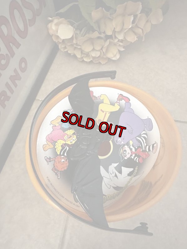 画像6: McDonald’s  Halloween Orange plastic Bucket with bat handle 2001 / マクドナルド  ハロウィン　オレンジバケツ　プラスチック製　 (6)