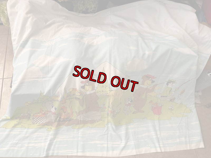 画像1: Yogi Bear Hanna Barbera Flat  Sheet  / ハンナバーベラ、ヨギベアのフラットシーツ (1)