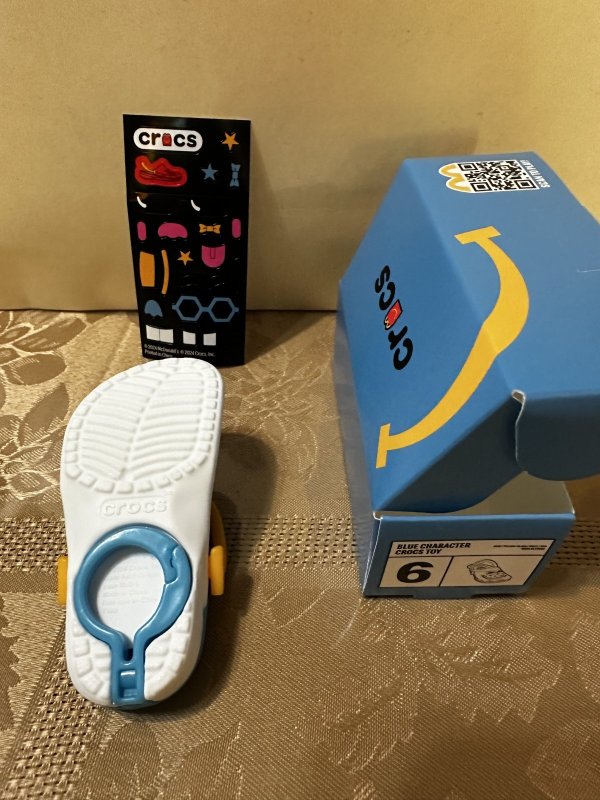 画像3: McDonald’s Crocs keychain #6 with box(Sealed) / マクドナルド クロックス　6番箱入りキーホルダー　日本未入荷 (3)