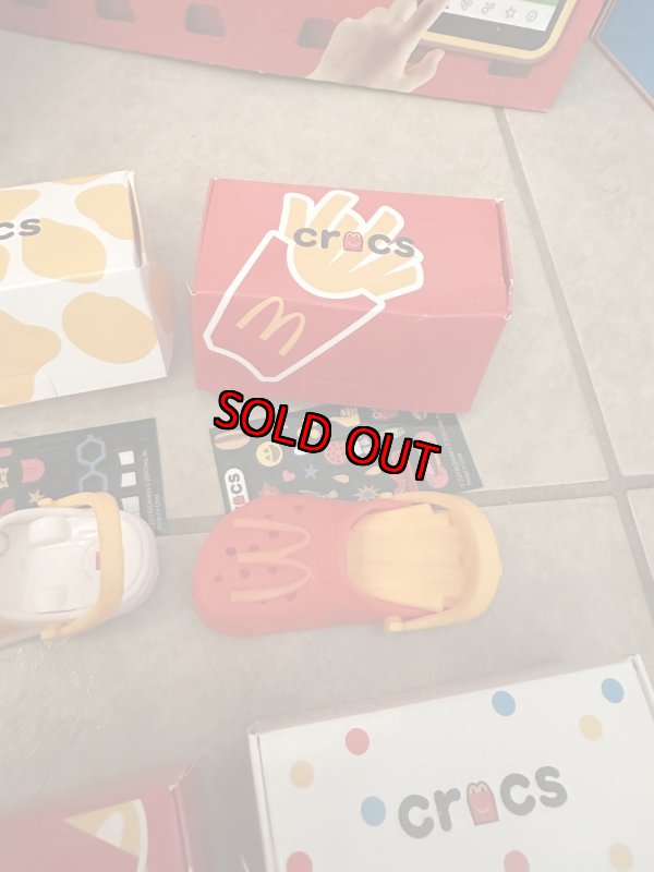 画像4: McDonald’s Crocs keychain happy set , set of 10 with box(Sealed) / マクドナルド クロックス　キーホルダー　箱入り10個セット　日本未入荷 (4)