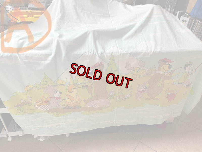画像1: Yogi Bear Hanna Barbera Flat  Sheet (A)  / ハンナバーベラ、ヨギベアのフラットシーツ (1)