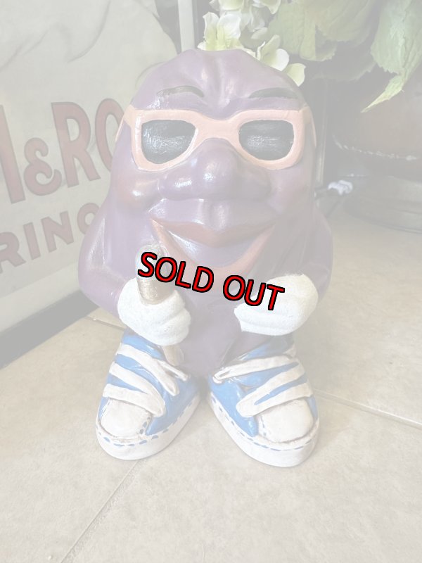 画像1: California Raisins ceramic figure Doll 18cm Microphone 1988 / カリフォルニアレーズン　18cm 陶器製　マイク　大きめドール　フィギュア (1)
